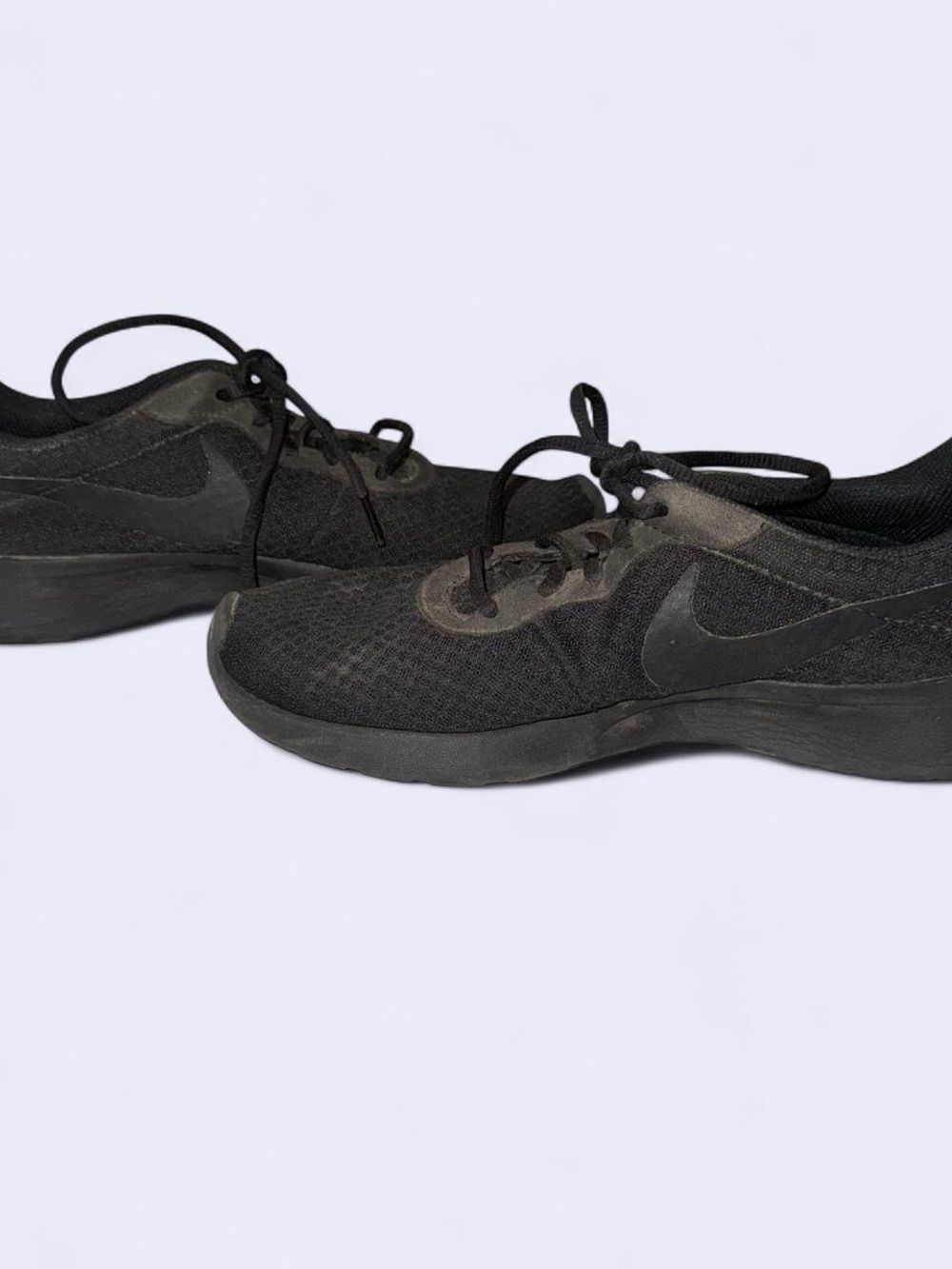 Nike Tanjun Triple Black Running Sneakers Women’s Size 10 Athletic Shoes